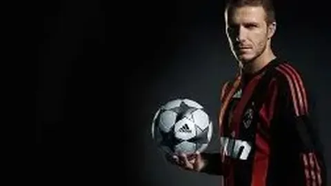 “山东泰山5-0大胜青岛，费莱尼连场破门刘愚双响领跑射手榜”